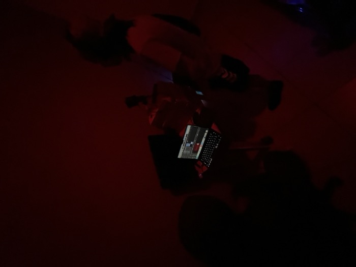 grabando en rojo, foto